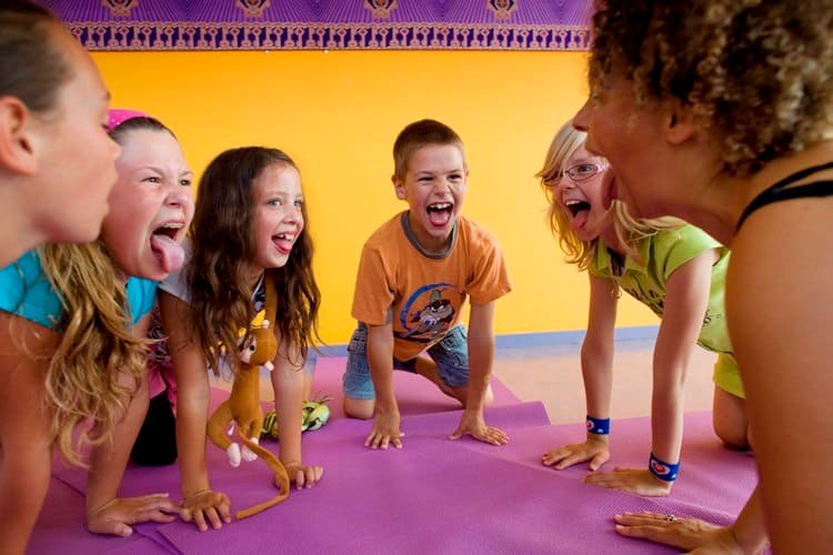 kinder yoga, kinderyoga, kinderyoga oefeningen, online kinderyoga, kinderyoga houdingen